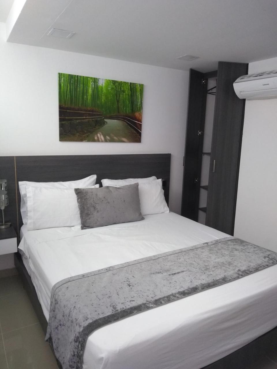 Calle 10 Express Hotel Medellín Kültér fotó